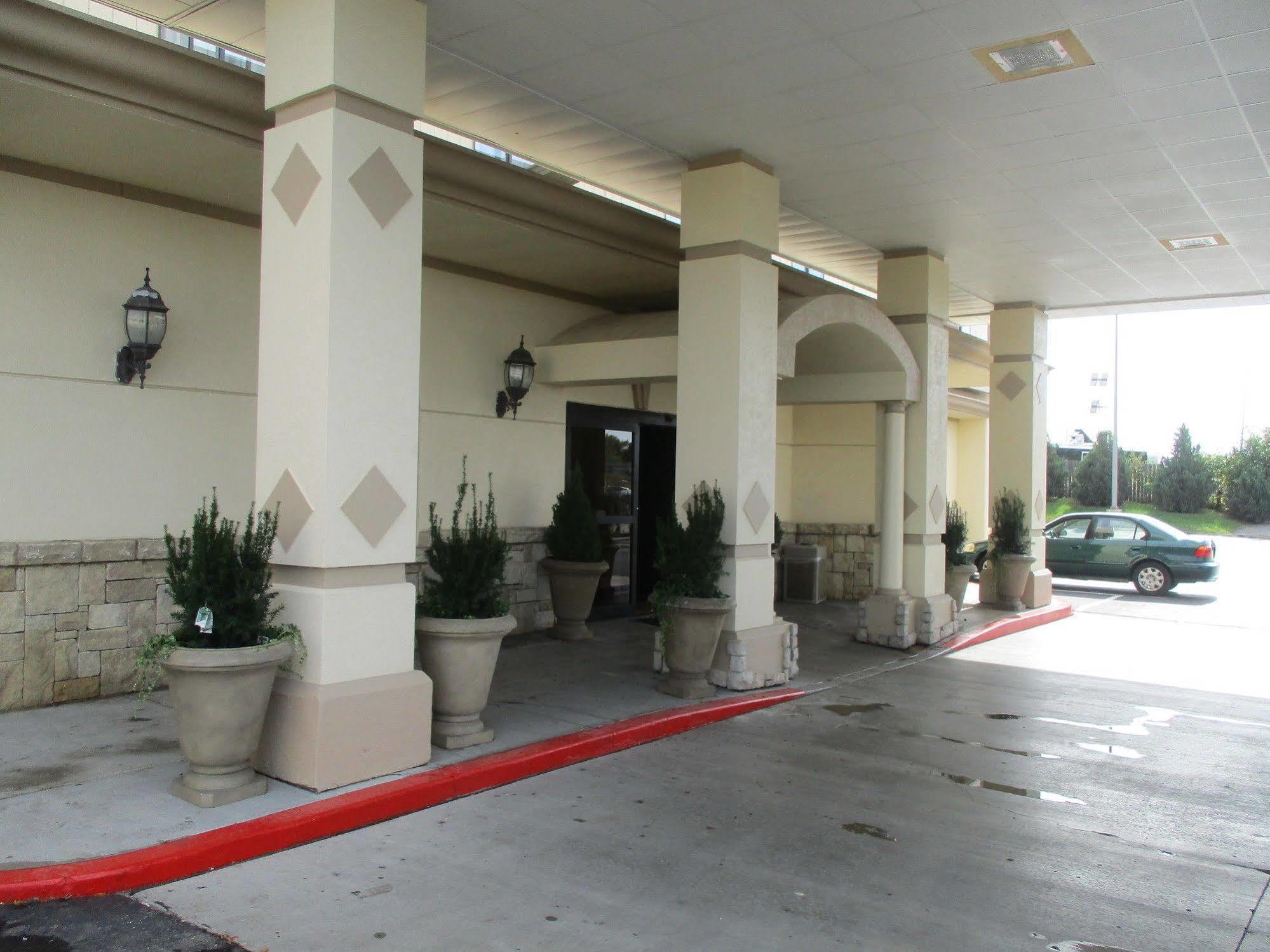 Best Host Inn Plaza Kansas City Exterior foto